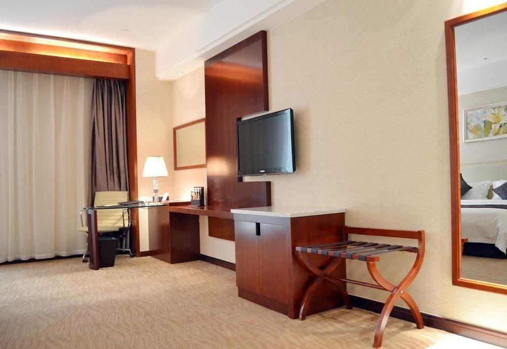 Wuhan Tianchimel Hotel Exterior photo