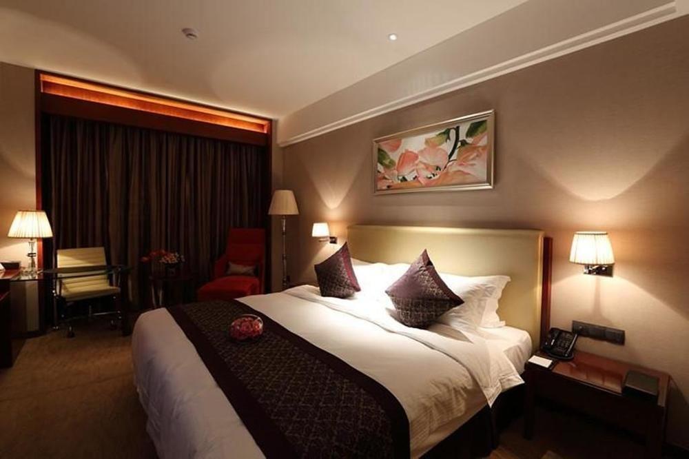 Wuhan Tianchimel Hotel Exterior photo